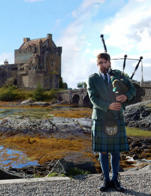 Eilean Donan Castle, bagpipes, Scottish Highlands